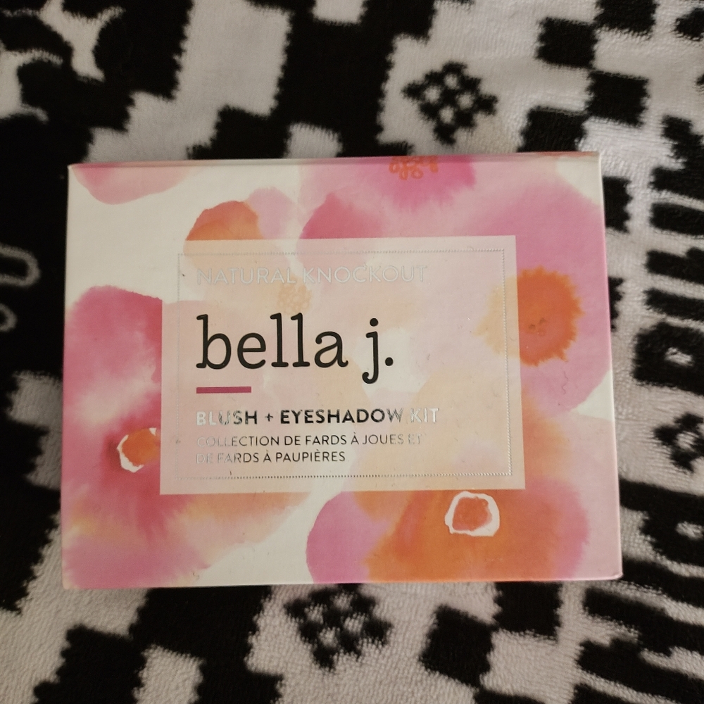 Bella J.  Palette with Mirror - Pink and Brown Shades